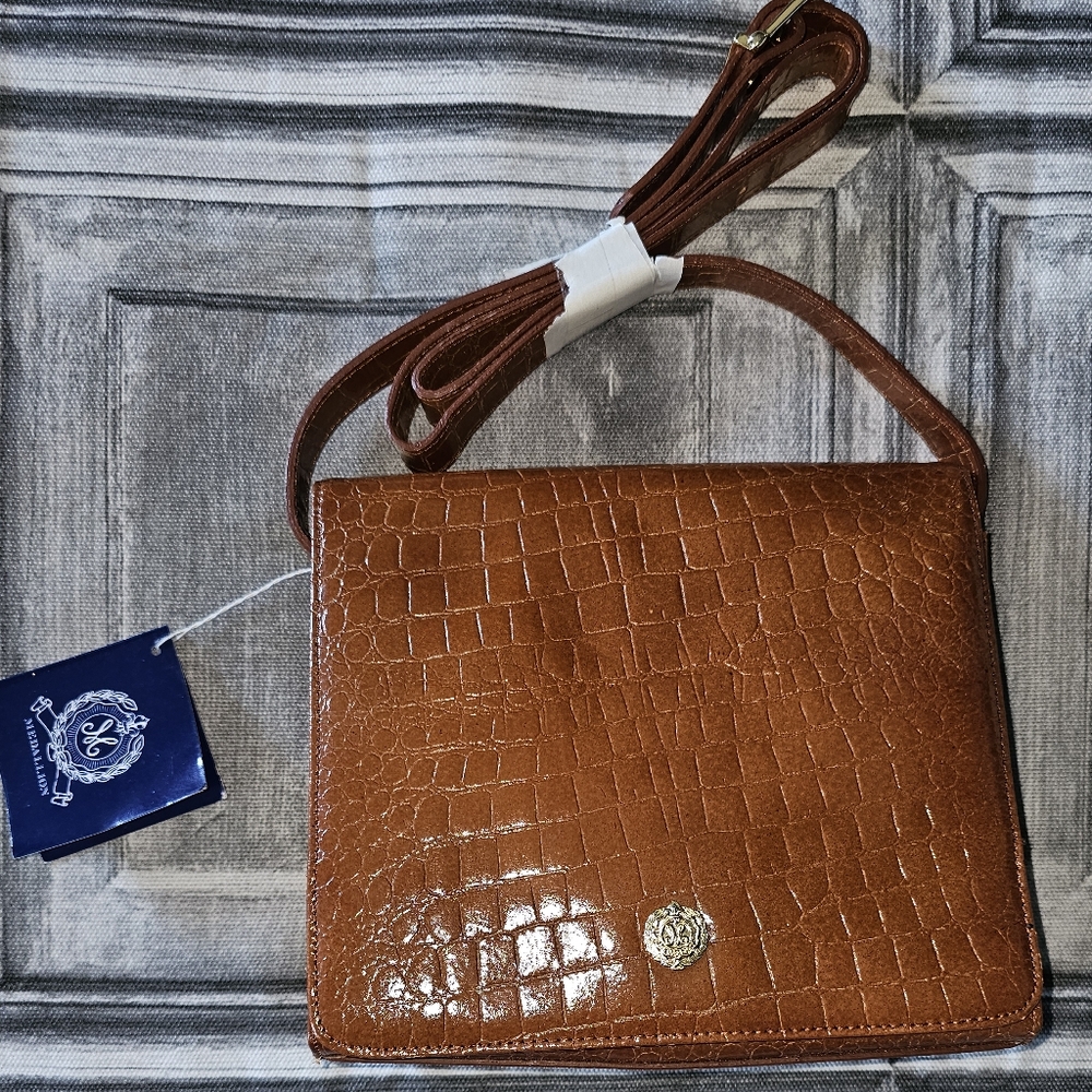 Medallion Brown leather croc purse.